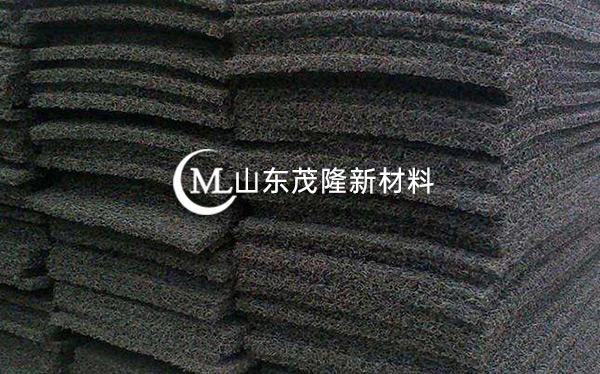 《銀西鐵路四標(biāo)項目經(jīng)理部》復(fù)合土工膜、滲水片材施工