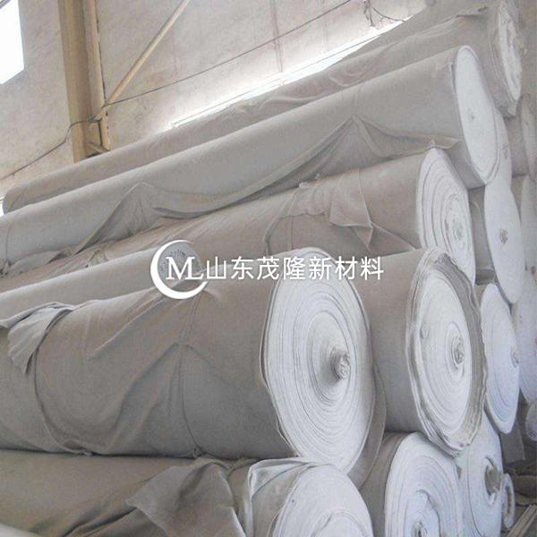 土工布對(duì)防水板和排水起到緩沖保護(hù)作用