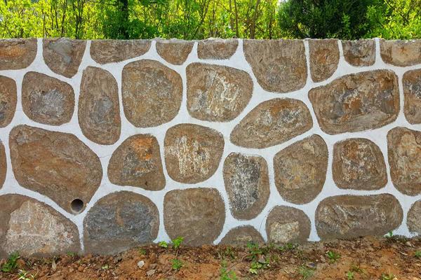 土工布與石頭護坡結(jié)合使用  第1張